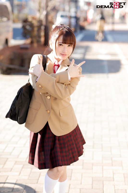 のぞみ マジックミラー号でおっぱいもみもみインタビュー！最近急におっぱいが大きくなりはじめて、体育の授業は休みがちな子！ サムネイル